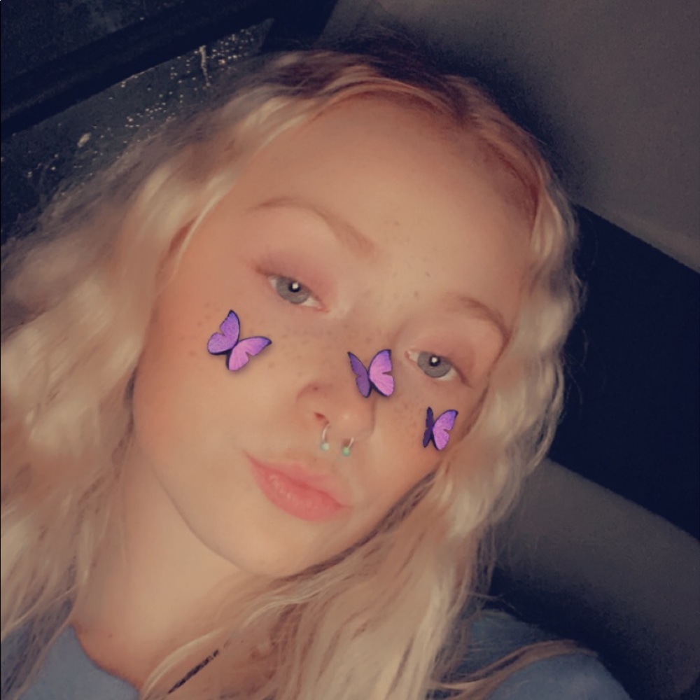 Meet your Posher, Dee